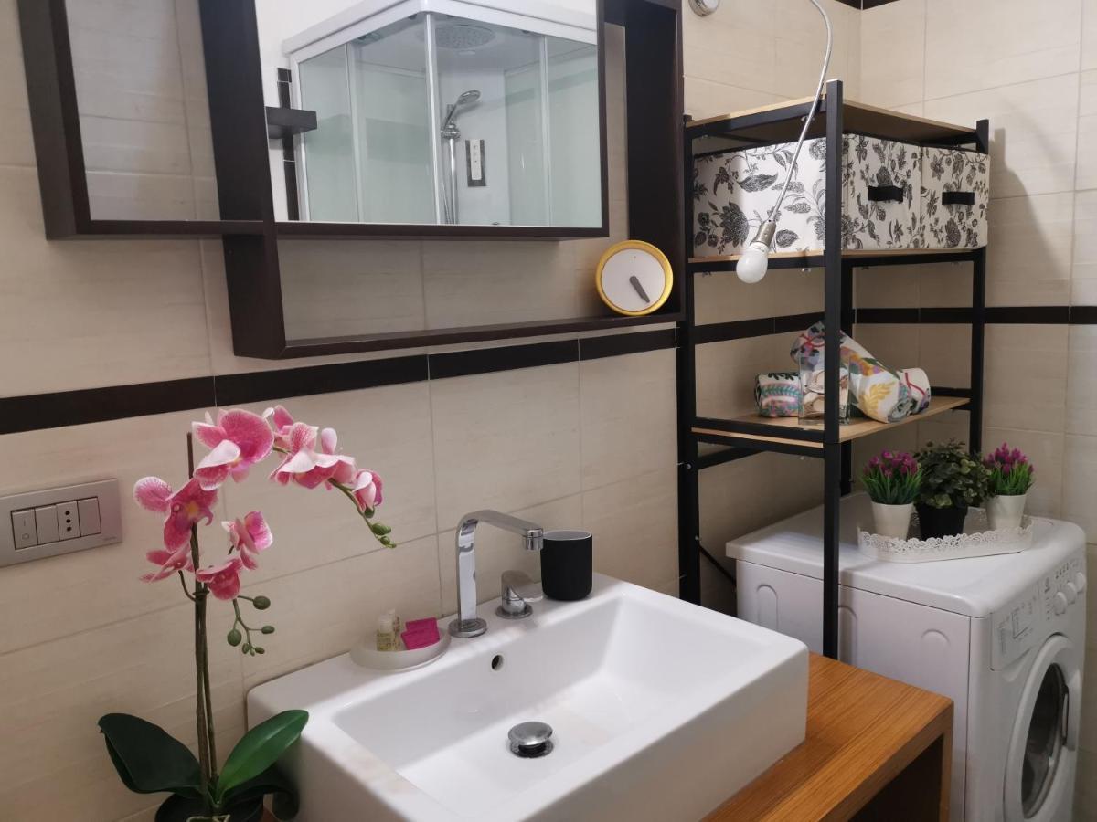 Bnbook Trilo Mind Rho Trilocale Con 2 Camere E 2 Bagni Eksteriør bilde